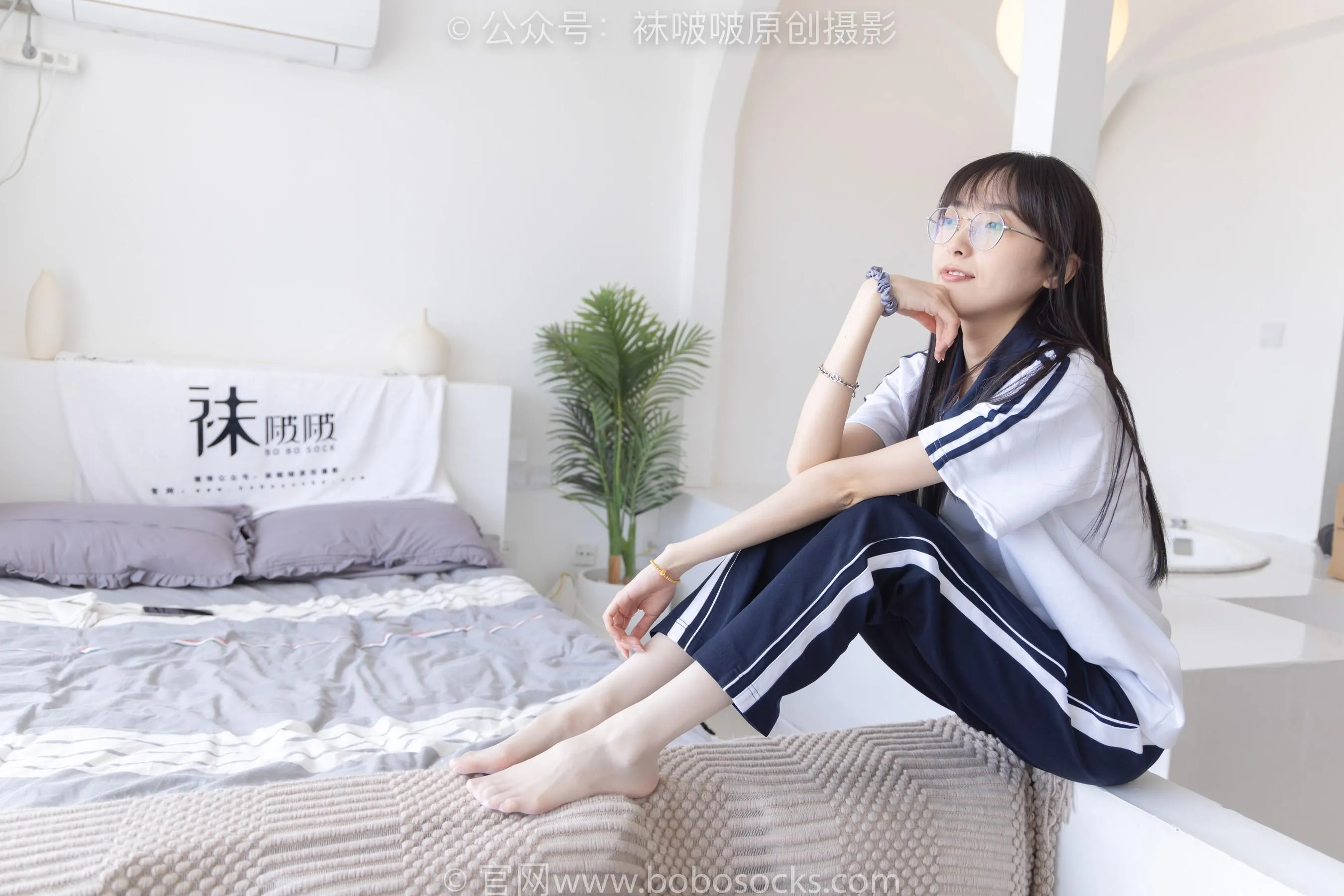 [BoBoSocks袜啵啵]NO.207 稚予-aj板鞋、白棉袜、油亮白丝、校服裤里丝[23] [53P]插图3